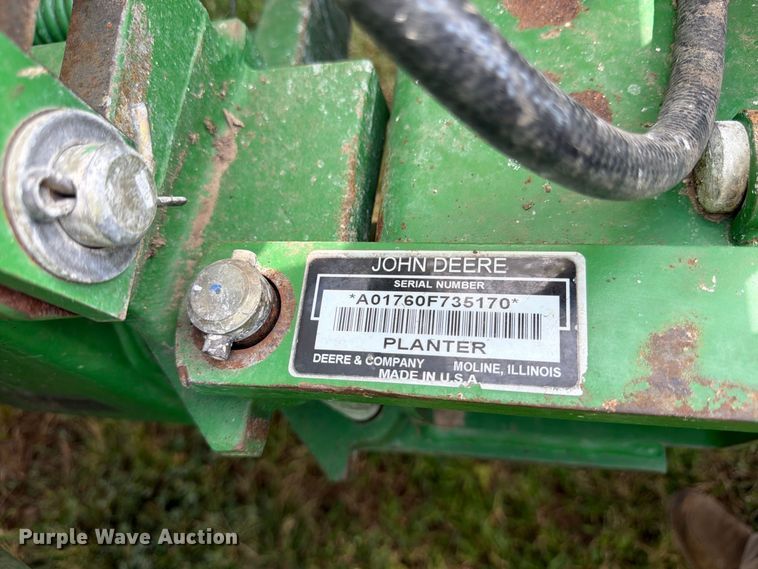 image for item FK3441 2010 John Deere 1760 planter