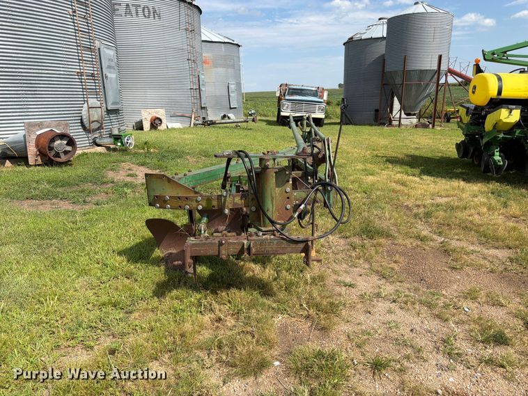 image for item FK3442 Oliver 565 plow