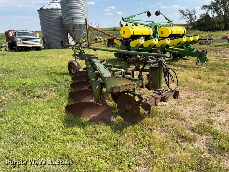 image for item FK3442 Oliver 565 plow