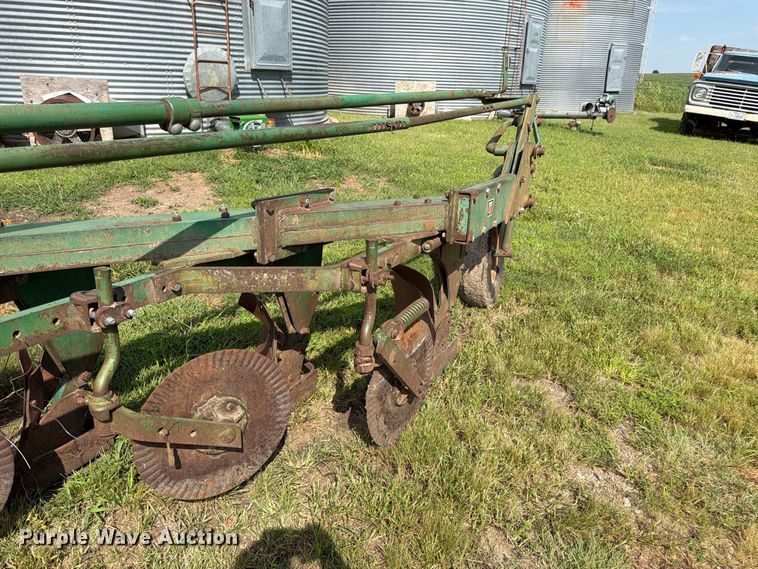 image for item FK3442 Oliver 565 plow