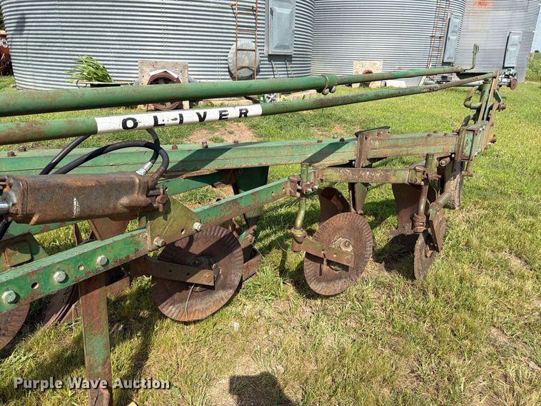 image for item FK3442 Oliver 565 plow