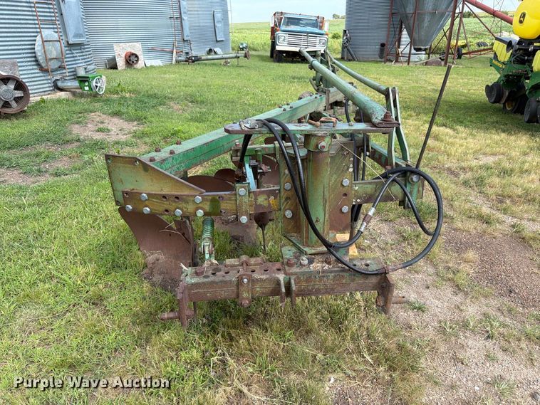 image for item FK3442 Oliver 565 plow