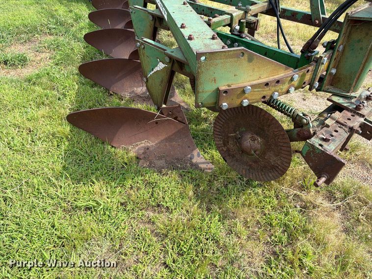 image for item FK3442 Oliver 565 plow