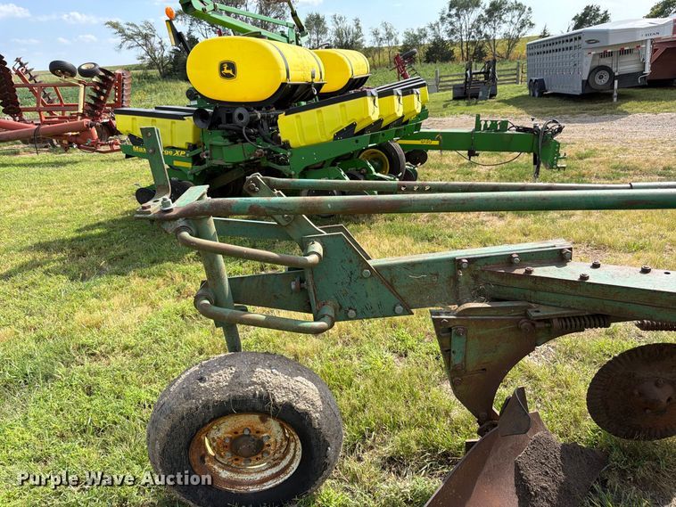 image for item FK3442 Oliver 565 plow