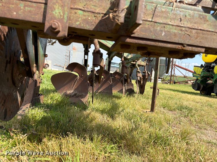 image for item FK3442 Oliver 565 plow