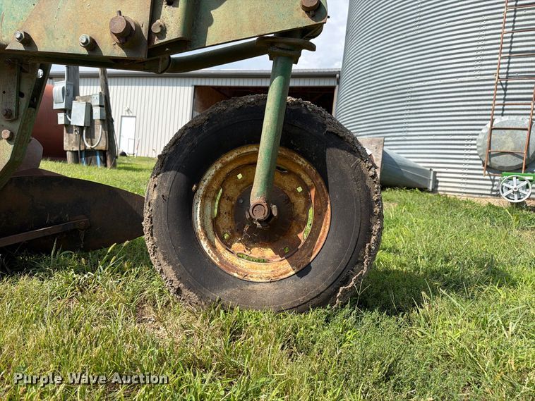 image for item FK3442 Oliver 565 plow