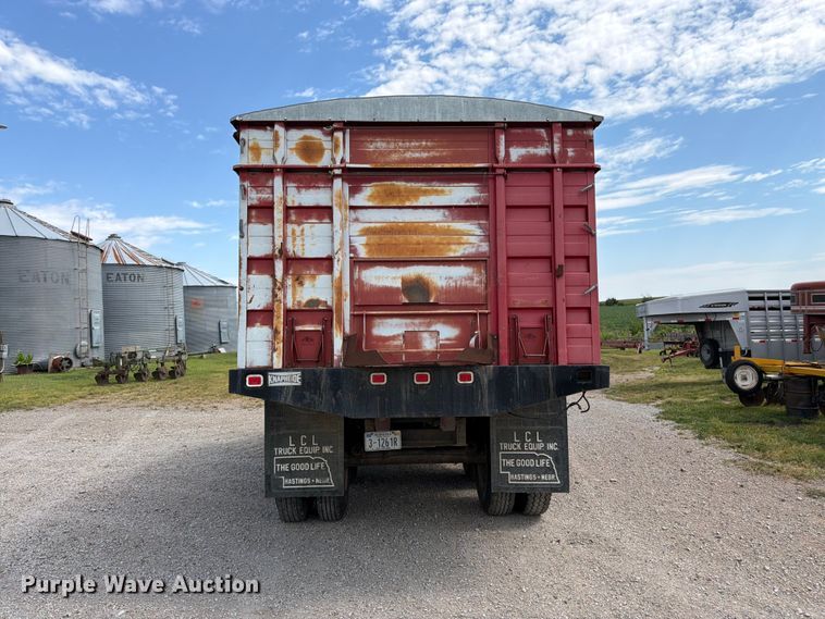 image for item FK3444 1974 Ford 600 grain truck