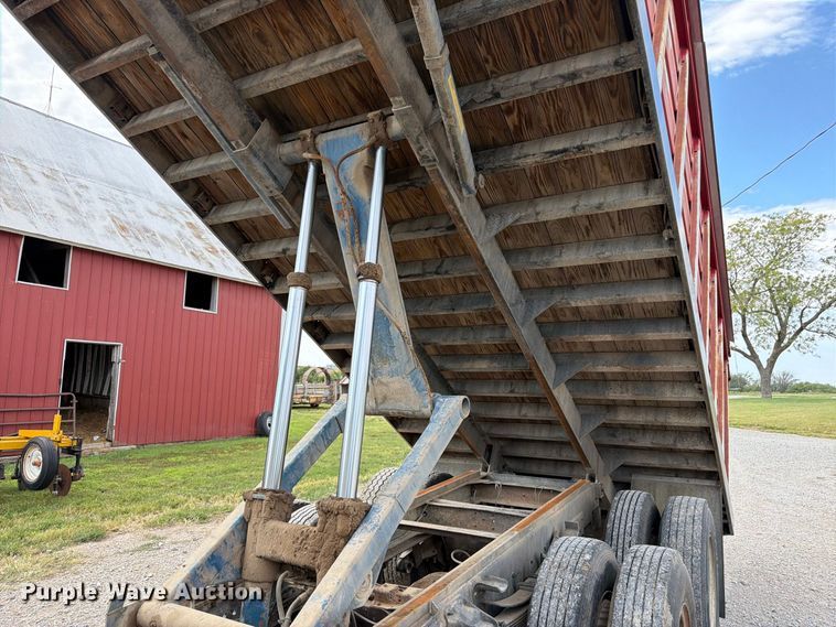 image for item FK3444 1974 Ford 600 grain truck