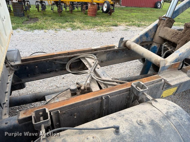 image for item FK3444 1974 Ford 600 grain truck
