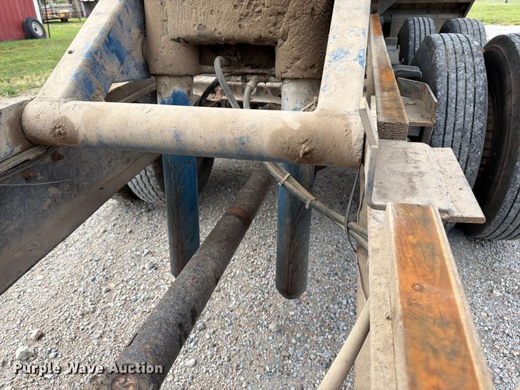 image for item FK3444 1974 Ford 600 grain truck