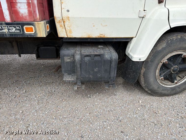 image for item FK3444 1974 Ford 600 grain truck