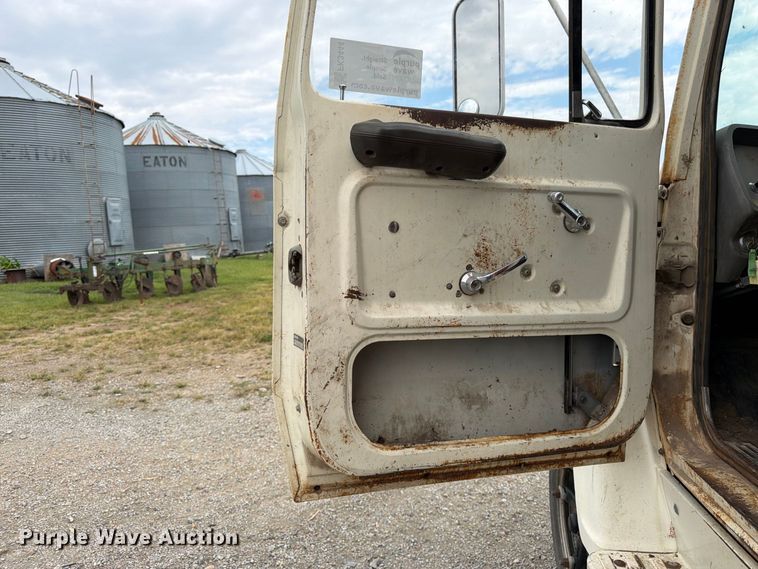 image for item FK3444 1974 Ford 600 grain truck