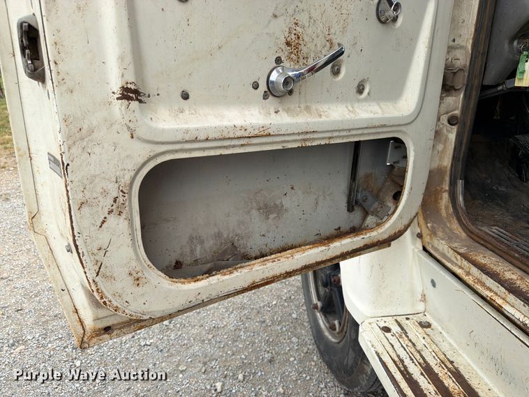 image for item FK3444 1974 Ford 600 grain truck