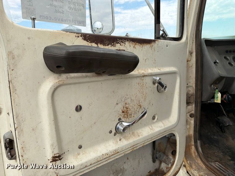 image for item FK3444 1974 Ford 600 grain truck