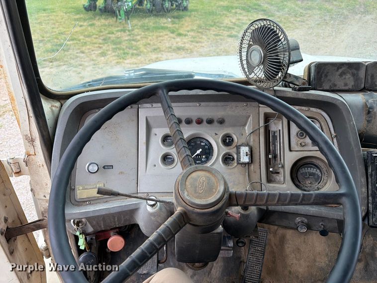image for item FK3444 1974 Ford 600 grain truck