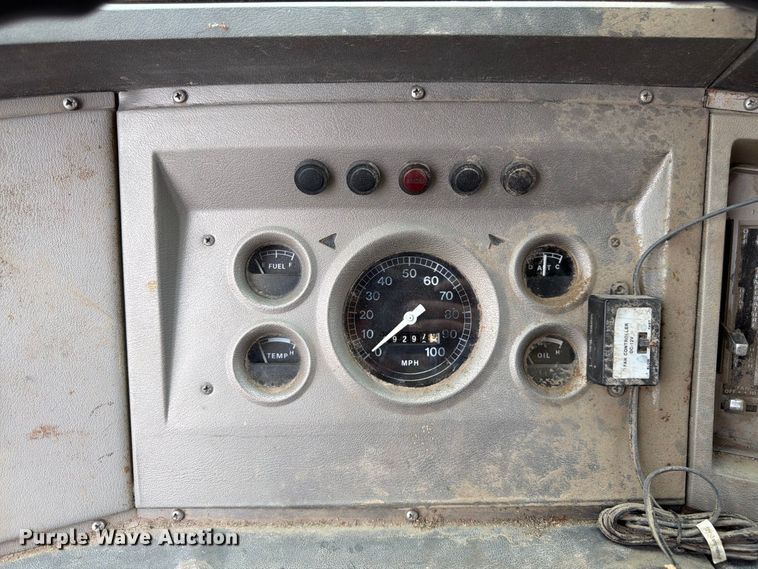 image for item FK3444 1974 Ford 600 grain truck