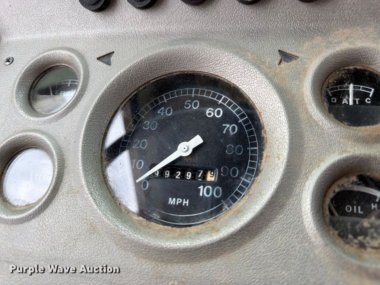image for item FK3444 1974 Ford 600 grain truck