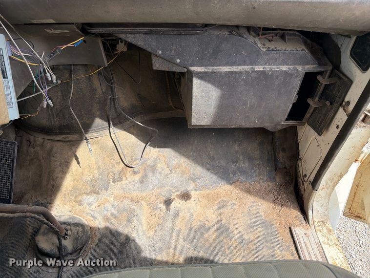 image for item FK3444 1974 Ford 600 grain truck