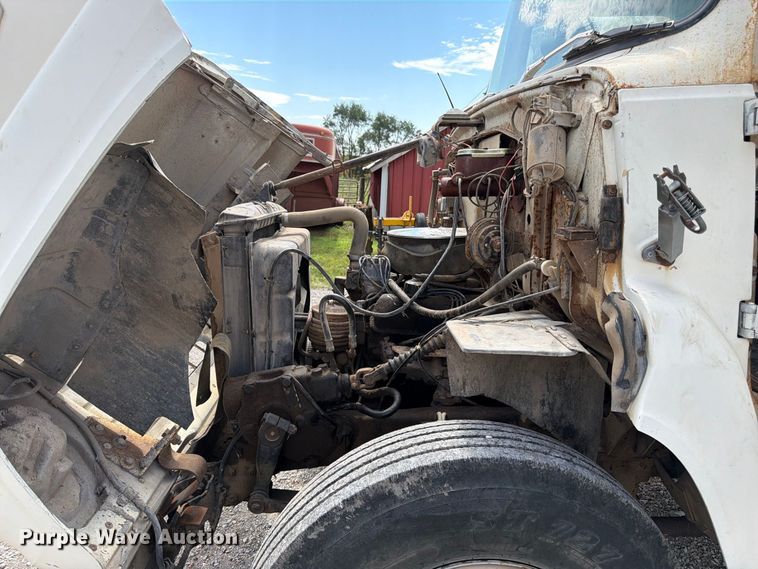 image for item FK3444 1974 Ford 600 grain truck