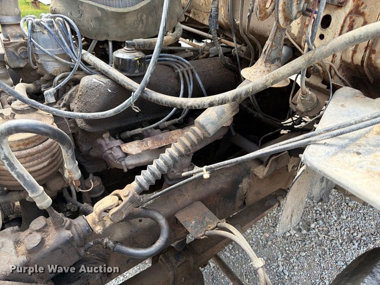 image for item FK3444 1974 Ford 600 grain truck