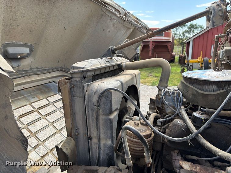 image for item FK3444 1974 Ford 600 grain truck