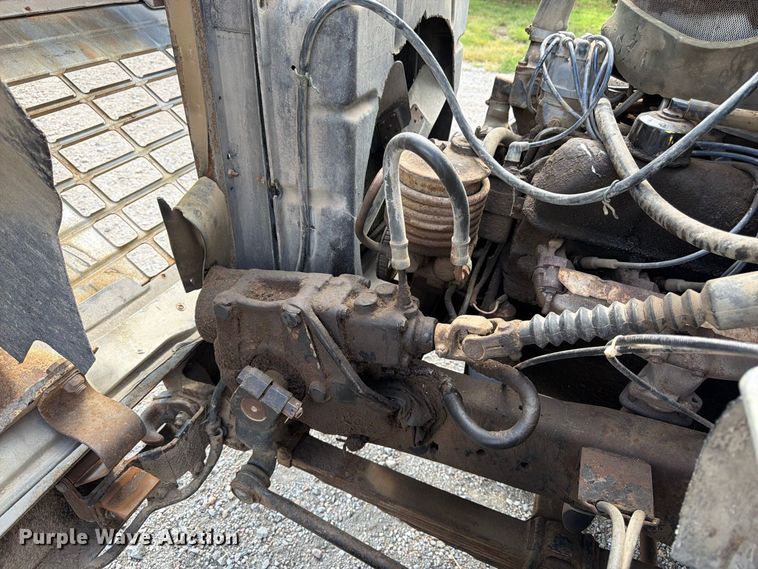 image for item FK3444 1974 Ford 600 grain truck