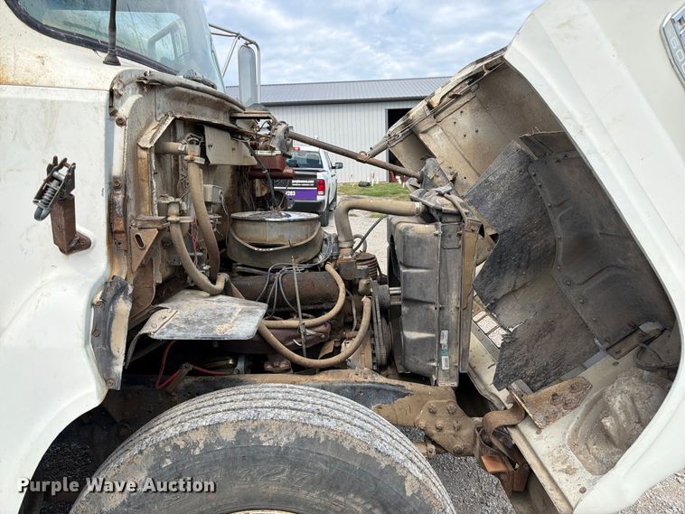 image for item FK3444 1974 Ford 600 grain truck