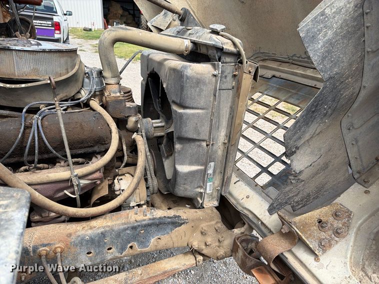 image for item FK3444 1974 Ford 600 grain truck