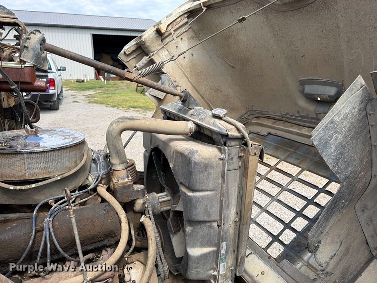 image for item FK3444 1974 Ford 600 grain truck