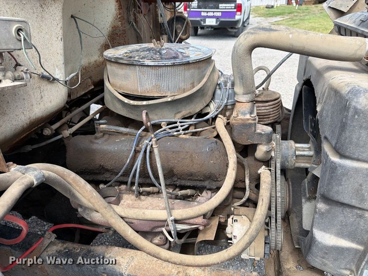 image for item FK3444 1974 Ford 600 grain truck