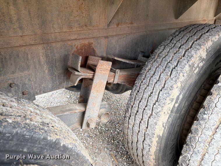 image for item FK3444 1974 Ford 600 grain truck