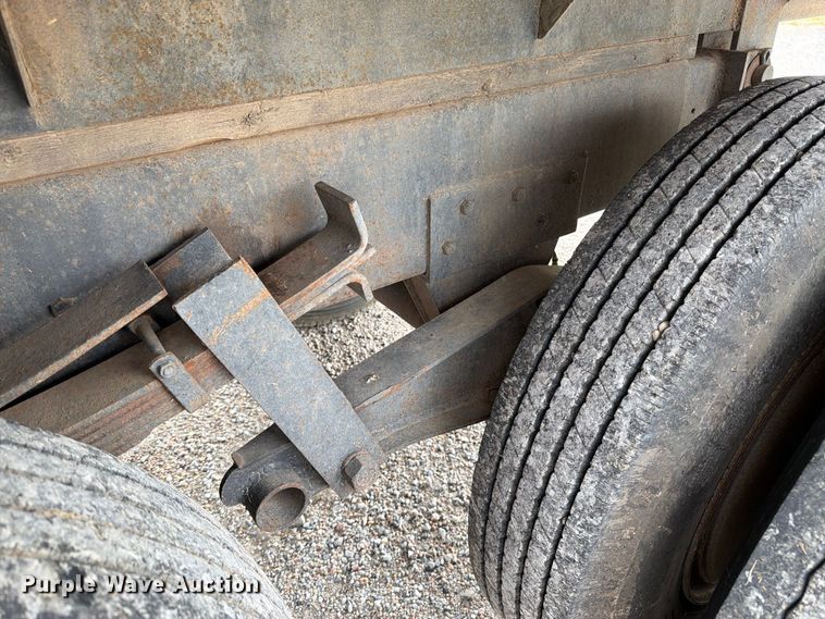 image for item FK3444 1974 Ford 600 grain truck