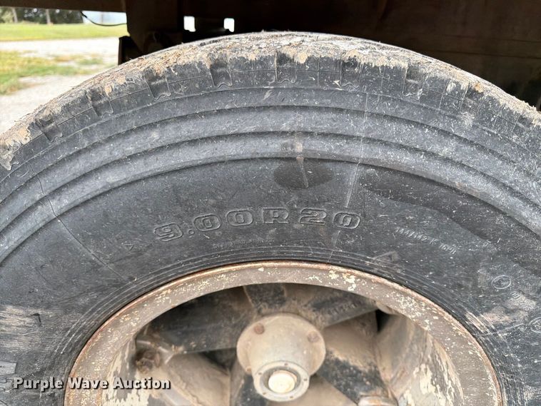 image for item FK3444 1974 Ford 600 grain truck