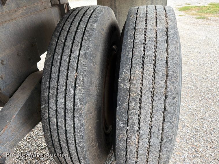 image for item FK3444 1974 Ford 600 grain truck