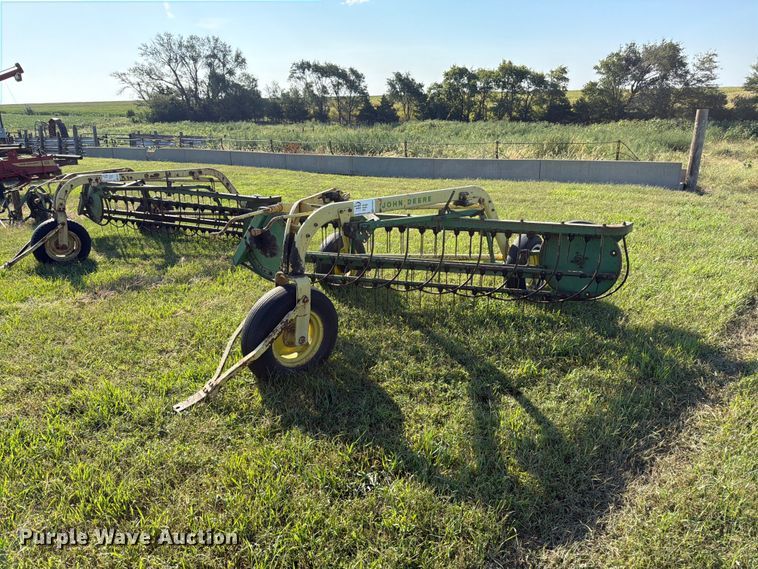 John Deere 640 hay rake