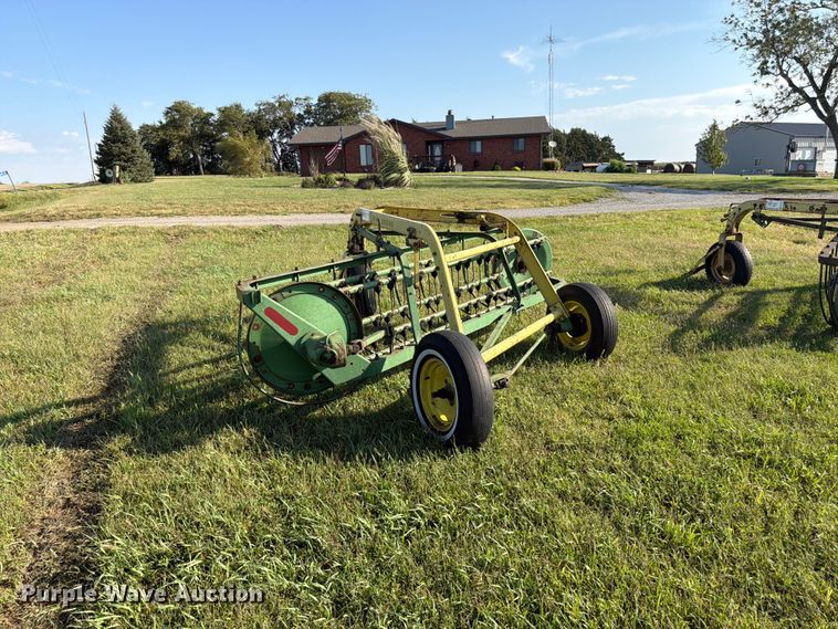 image for item FK3445 John Deere 640 hay rake
