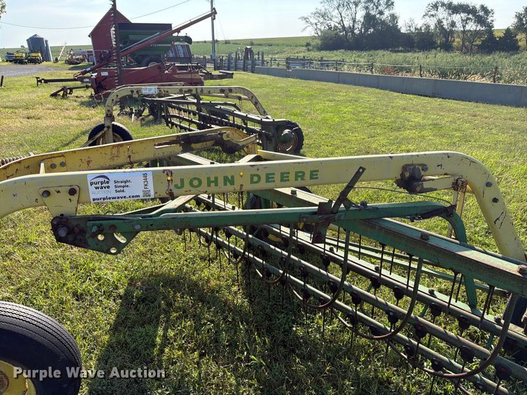 image for item FK3445 John Deere 640 hay rake