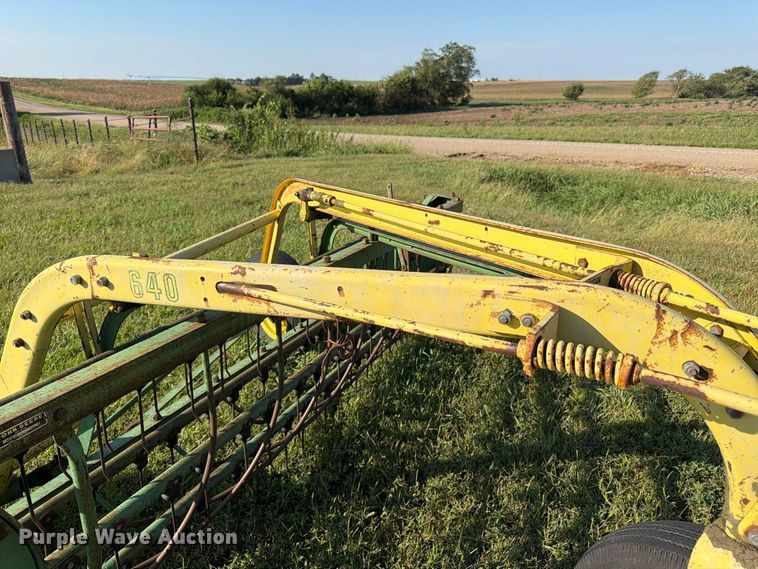 image for item FK3445 John Deere 640 hay rake