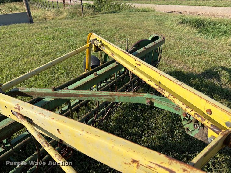image for item FK3445 John Deere 640 hay rake