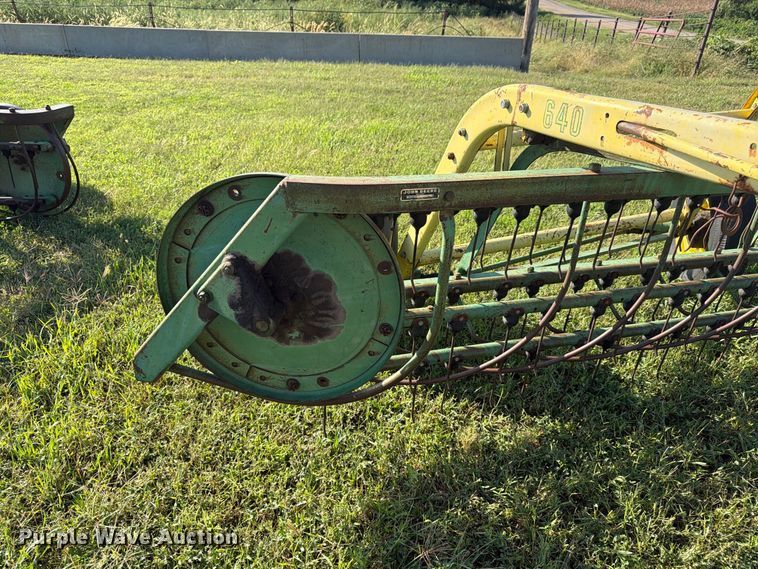 image for item FK3445 John Deere 640 hay rake