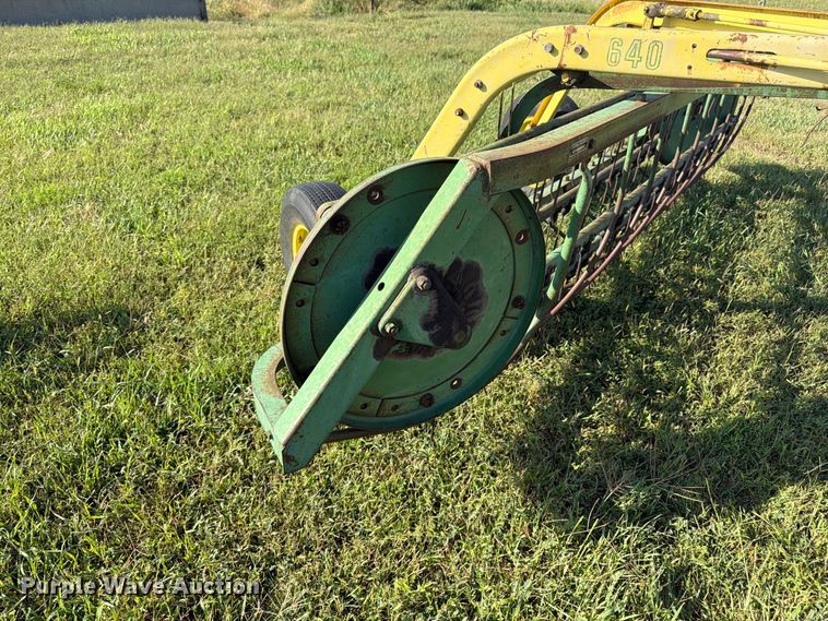 image for item FK3445 John Deere 640 hay rake