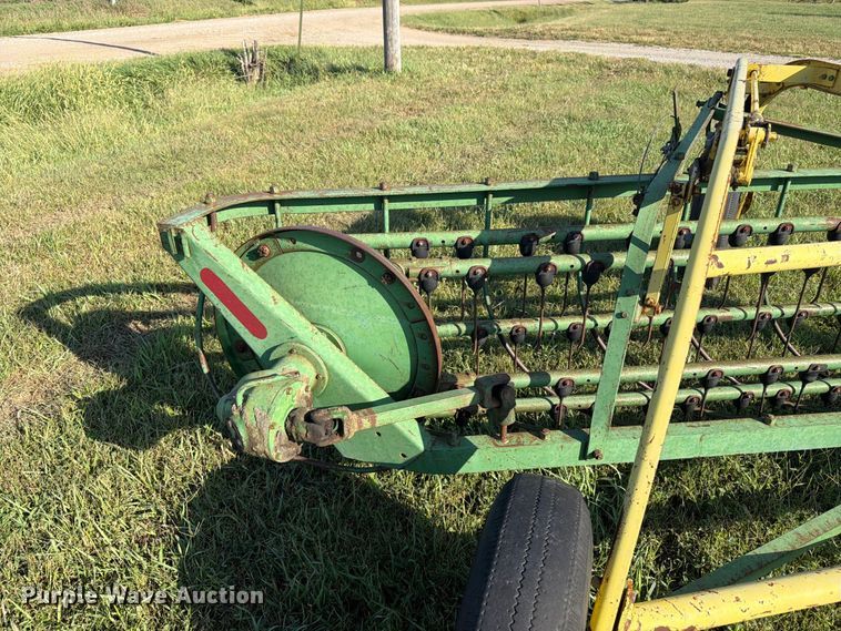 image for item FK3445 John Deere 640 hay rake