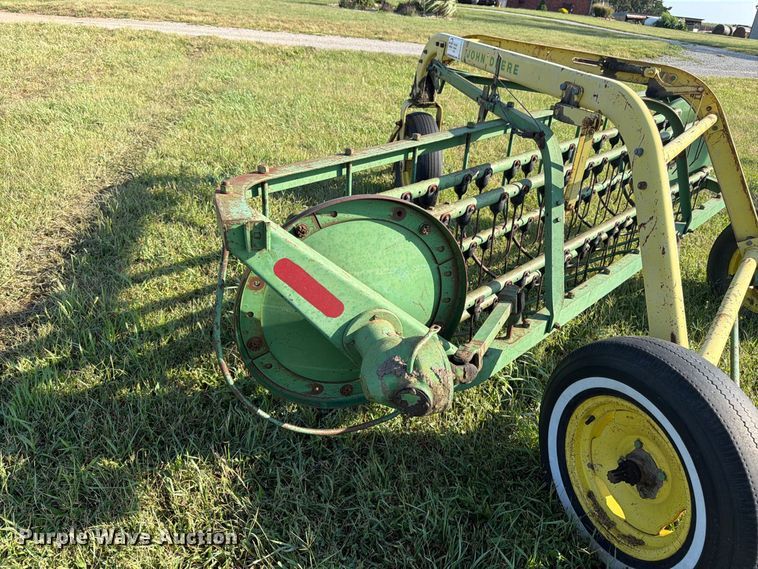 image for item FK3445 John Deere 640 hay rake