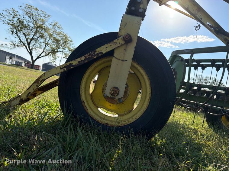 image for item FK3445 John Deere 640 hay rake