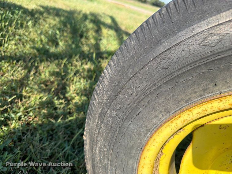 image for item FK3445 John Deere 640 hay rake