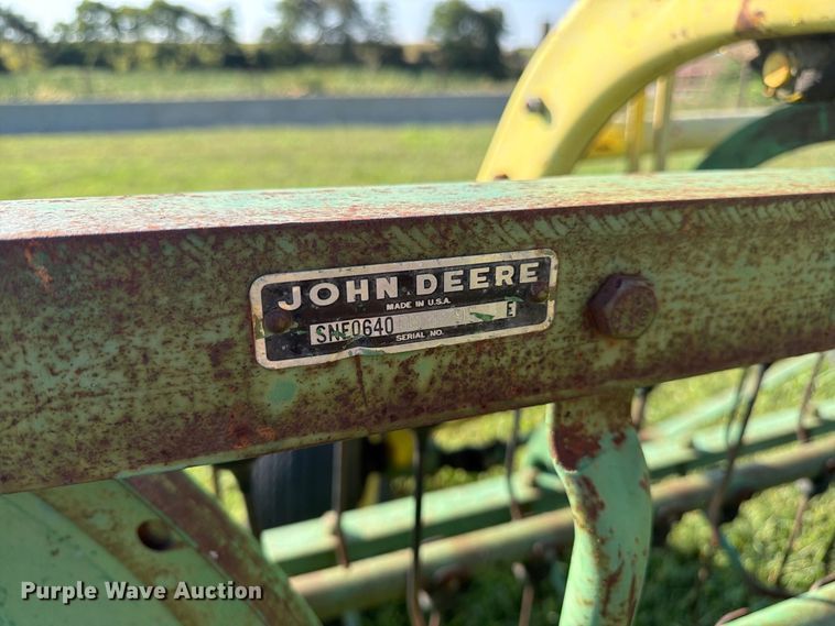 image for item FK3445 John Deere 640 hay rake