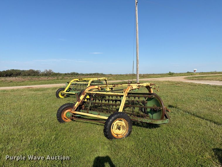 image for item FK3446 John Deere 640 hay rake