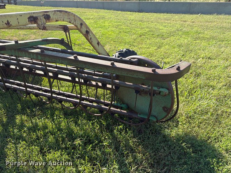 image for item FK3446 John Deere 640 hay rake
