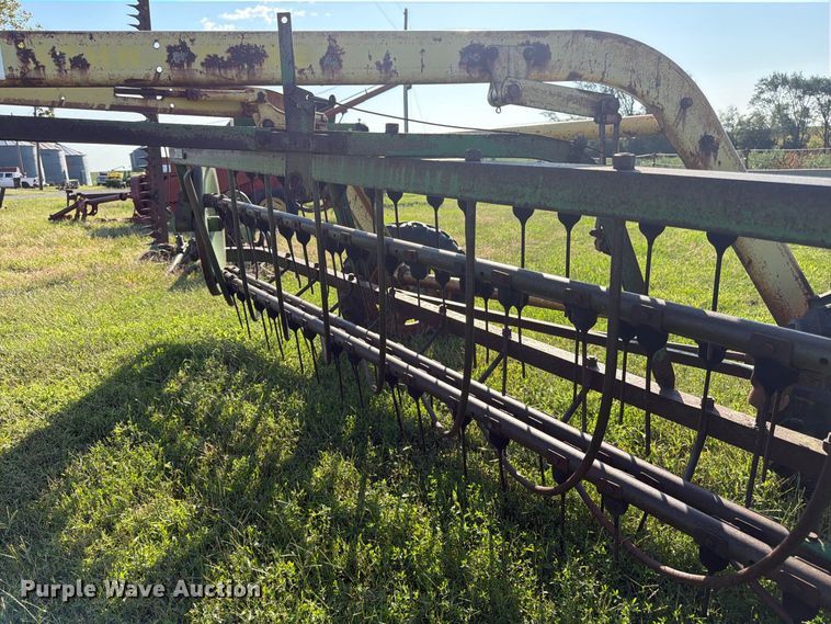 image for item FK3446 John Deere 640 hay rake