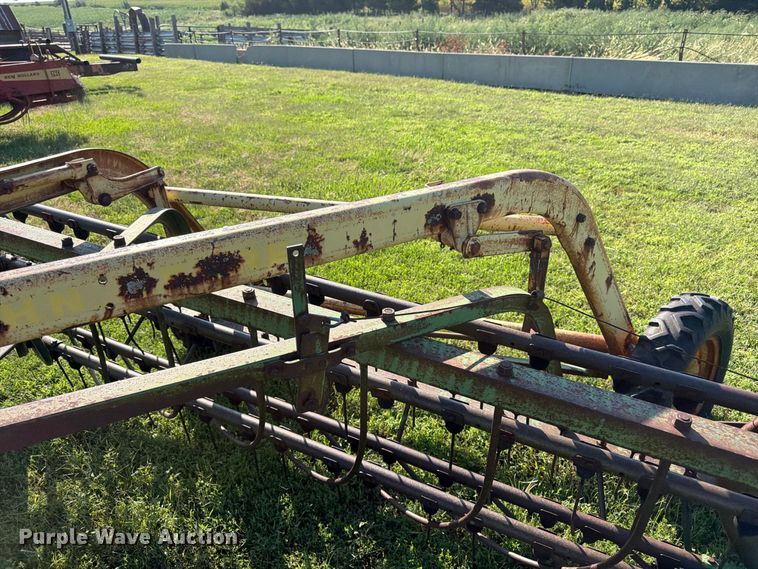 image for item FK3446 John Deere 640 hay rake